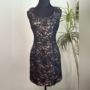 Nicole Miller black lace mini dress 6 scoop neck tailored mini dress